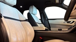 2018 (68) LAND ROVER RANGE ROVER VELAR 2.0 D180 R-Dynamic HSE 5dr Auto 4833077