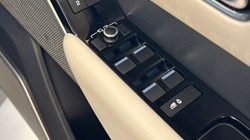 2018 (68) LAND ROVER RANGE ROVER VELAR 2.0 D180 R-Dynamic HSE 5dr Auto 4833074