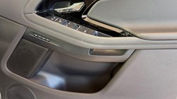 2022 (72) LAND ROVER RANGE ROVER EVOQUE 1.5 P300e R-Dynamic SE 5dr Auto 4922069