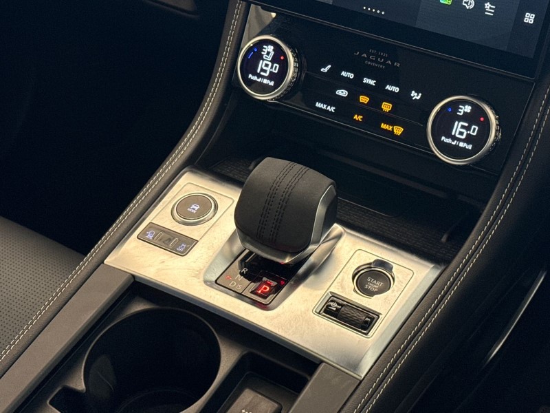 2024 (24) JAGUAR F-PACE 2.0 D200 R-Dynamic HSE Black 90th Anniv 5dr Auto 4880051