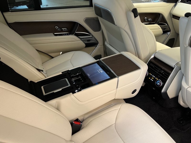 2025 (25) LAND ROVER RANGE ROVER 3.0 P550e Autobiography 4dr Auto 4874906