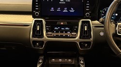 2022 (22) KIA SORENTO 1.6 T-GDi HEV 4 5dr Auto 4852427