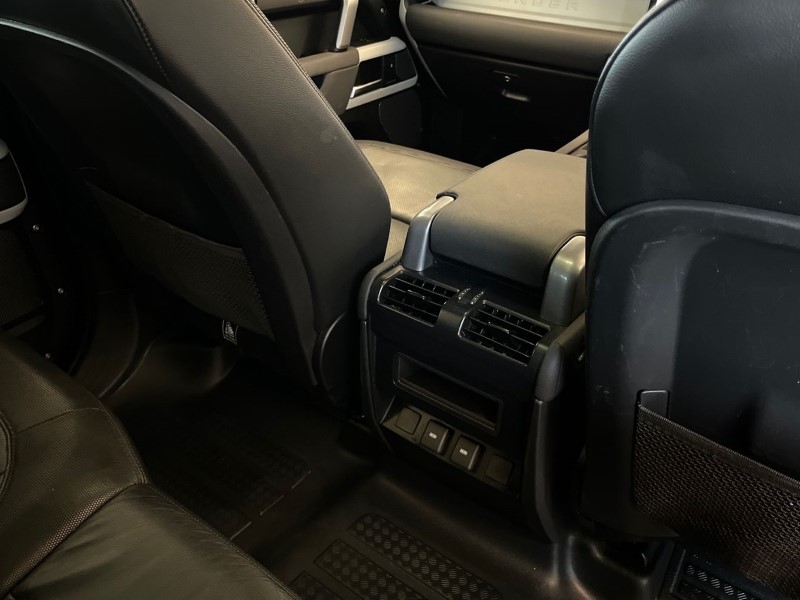 2023 (23) LAND ROVER DEFENDER 3.0 D300 X-Dynamic SE 110 5dr Auto 4885401