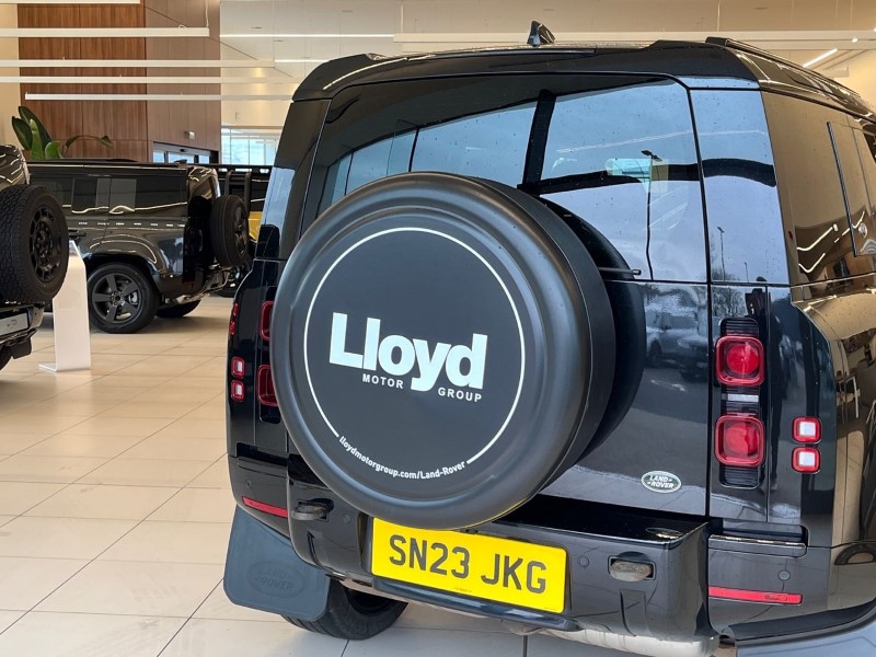 2023 (23) LAND ROVER DEFENDER 3.0 D300 X-Dynamic SE 110 5dr Auto 4885428