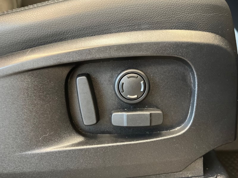 2023 (23) LAND ROVER DEFENDER 3.0 D300 X-Dynamic SE 110 5dr Auto 4885408