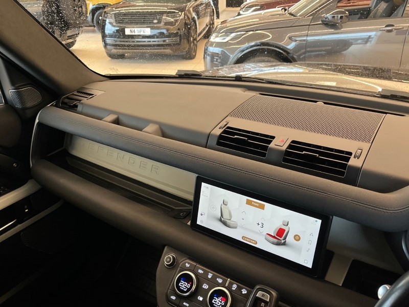 2023 (23) LAND ROVER DEFENDER 3.0 D300 X-Dynamic SE 110 5dr Auto 4885420