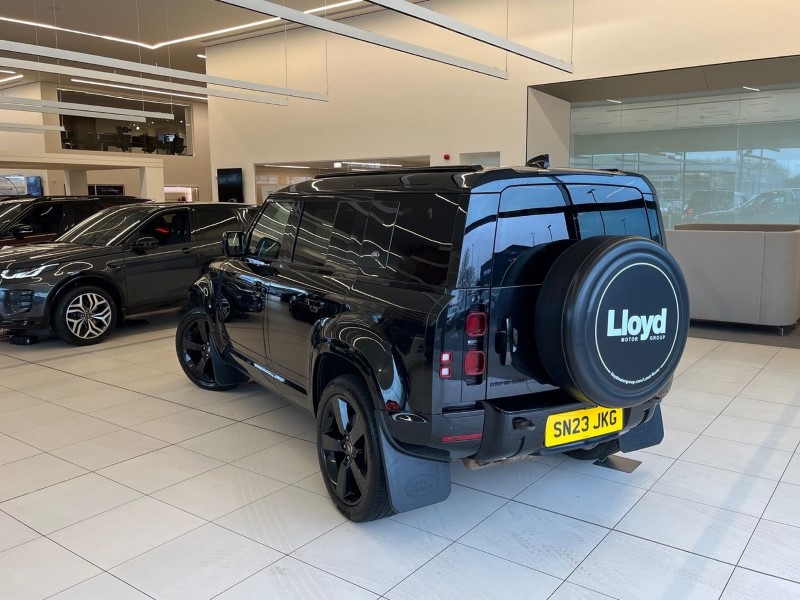 2023 (23) LAND ROVER DEFENDER 3.0 D300 X-Dynamic SE 110 5dr Auto 4885436