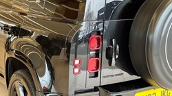 2023 (23) LAND ROVER DEFENDER 3.0 D300 X-Dynamic SE 110 5dr Auto 4885429