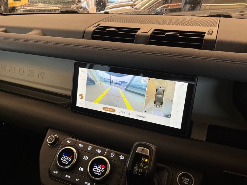 2023 (23) LAND ROVER DEFENDER 3.0 D300 X-Dynamic SE 110 5dr Auto 4885395