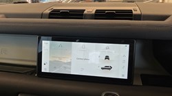 2023 (23) LAND ROVER DEFENDER 3.0 D300 X-Dynamic SE 110 5dr Auto 4885414