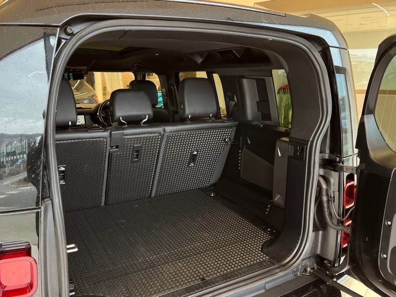 2023 (23) LAND ROVER DEFENDER 3.0 D300 X-Dynamic SE 110 5dr Auto 4885422