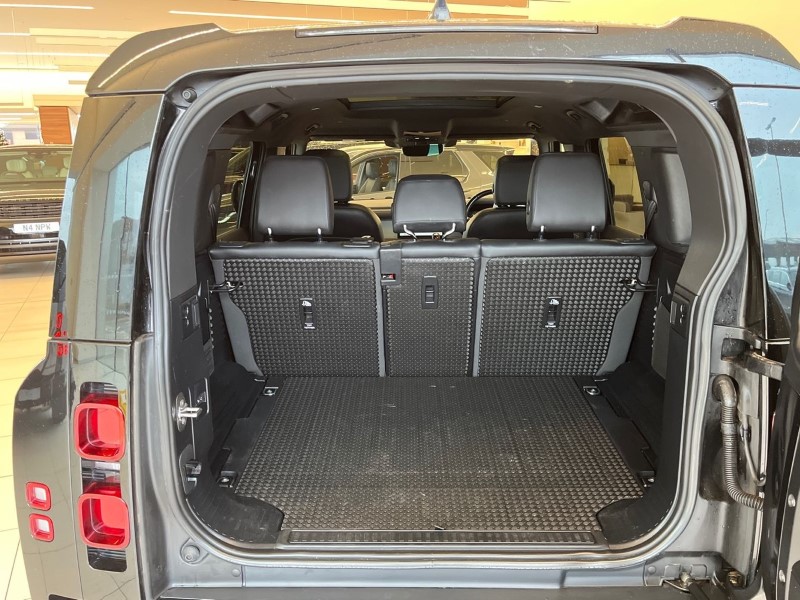 2023 (23) LAND ROVER DEFENDER 3.0 D300 X-Dynamic SE 110 5dr Auto 4885393