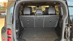 2023 (23) LAND ROVER DEFENDER 3.0 D300 X-Dynamic SE 110 5dr Auto 4885393