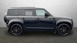 2023 (23) LAND ROVER DEFENDER 3.0 D300 X-Dynamic SE 110 5dr Auto 4885388
