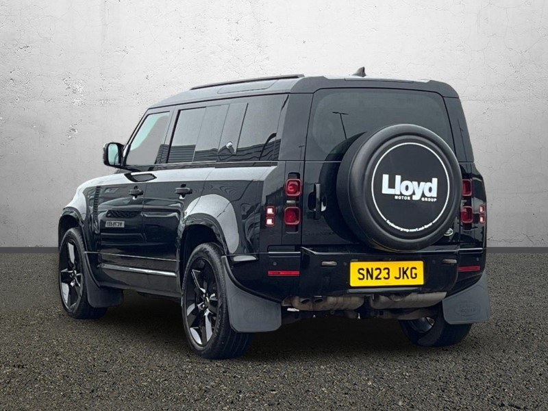 2023 (23) LAND ROVER DEFENDER 3.0 D300 X-Dynamic SE 110 5dr Auto