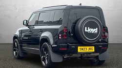 2023 (23) LAND ROVER DEFENDER 3.0 D300 X-Dynamic SE 110 5dr Auto 1