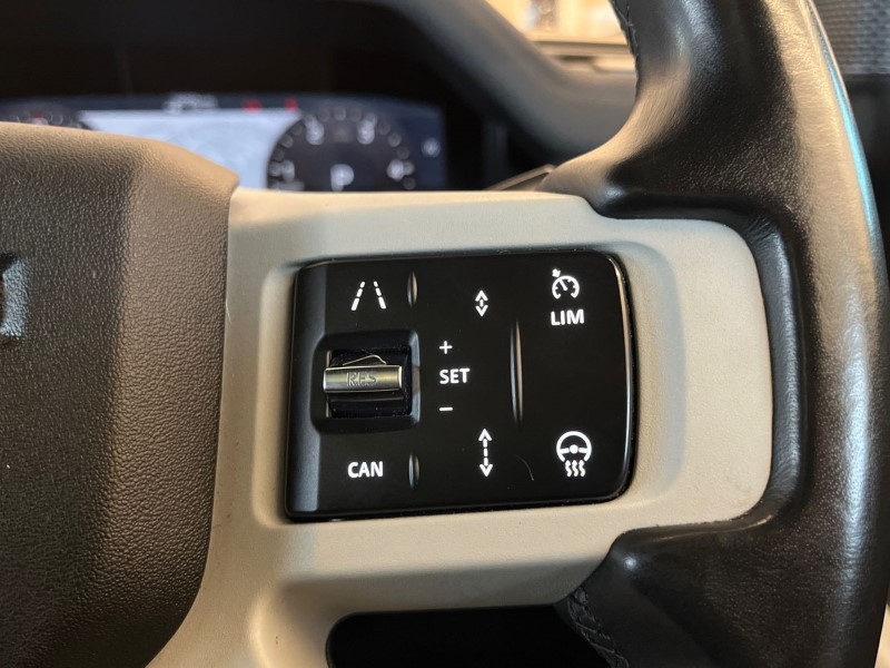 2023 (23) LAND ROVER DEFENDER 3.0 D300 X-Dynamic SE 110 5dr Auto 4885413