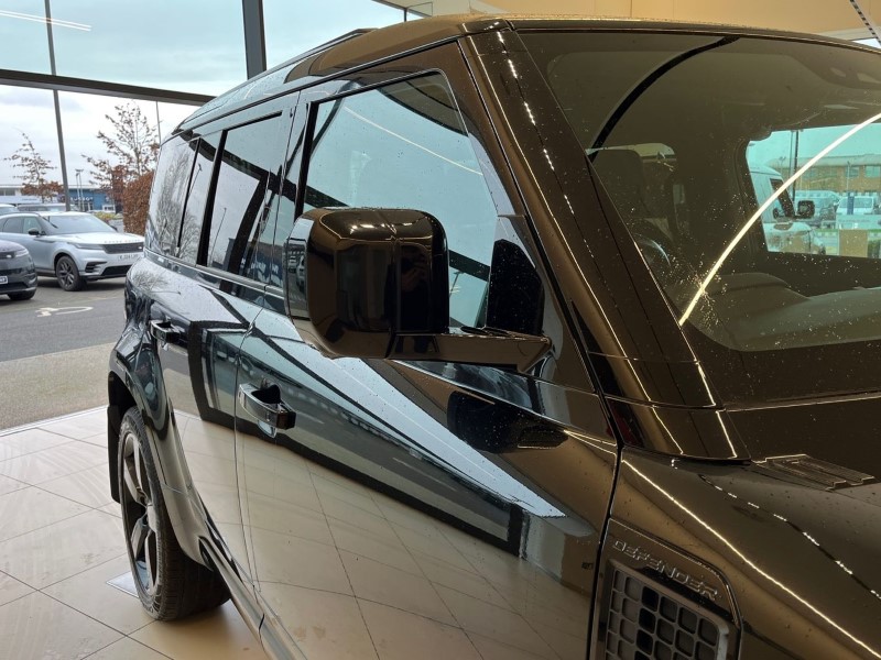2023 (23) LAND ROVER DEFENDER 3.0 D300 X-Dynamic SE 110 5dr Auto 4885432