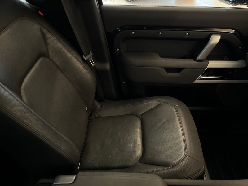 2023 (23) LAND ROVER DEFENDER 3.0 D300 X-Dynamic SE 110 5dr Auto 4885409