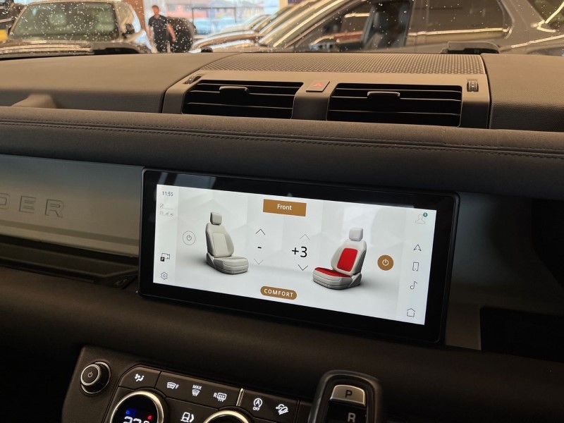 2023 (23) LAND ROVER DEFENDER 3.0 D300 X-Dynamic SE 110 5dr Auto 4885419