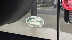 2023 (23) LAND ROVER DEFENDER 3.0 D300 X-Dynamic SE 110 5dr Auto 4885427