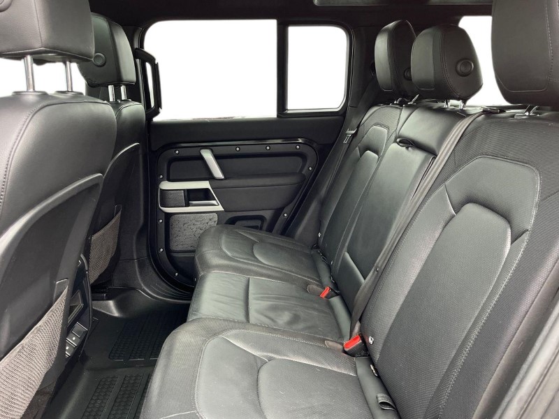 2023 (23) LAND ROVER DEFENDER 3.0 D300 X-Dynamic SE 110 5dr Auto 4885387