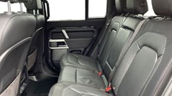 2023 (23) LAND ROVER DEFENDER 3.0 D300 X-Dynamic SE 110 5dr Auto 4885387