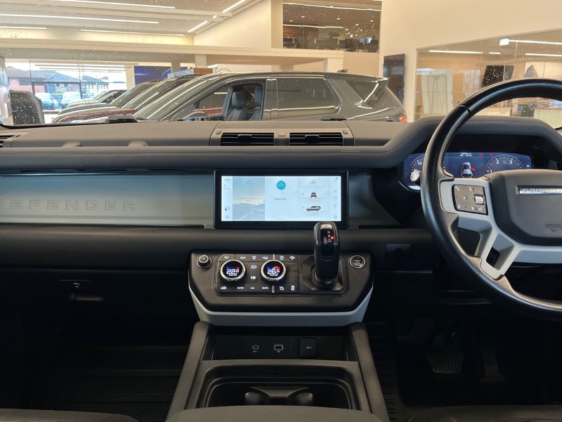 2023 (23) LAND ROVER DEFENDER 3.0 D300 X-Dynamic SE 110 5dr Auto 4885397