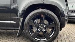 2023 (23) LAND ROVER DEFENDER 3.0 D300 X-Dynamic SE 110 5dr Auto 4885391