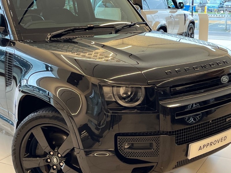 2023 (23) LAND ROVER DEFENDER 3.0 D300 X-Dynamic SE 110 5dr Auto 4885400
