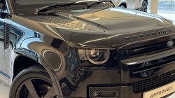 2023 (23) LAND ROVER DEFENDER 3.0 D300 X-Dynamic SE 110 5dr Auto 4885400