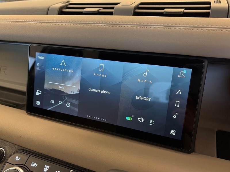 2022 (72) LAND ROVER DEFENDER 3.0 D300 X-Dynamic S 110 5dr Auto 4885352