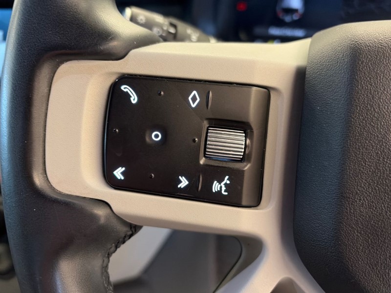 2022 (72) LAND ROVER DEFENDER 3.0 D300 X-Dynamic S 110 5dr Auto 4885350