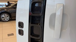 2022 (72) LAND ROVER DEFENDER 3.0 D300 X-Dynamic S 110 5dr Auto 4885340