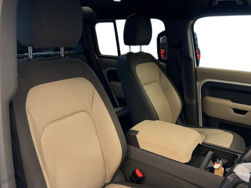 2022 (72) LAND ROVER DEFENDER 3.0 D300 X-Dynamic S 110 5dr Auto 4885348