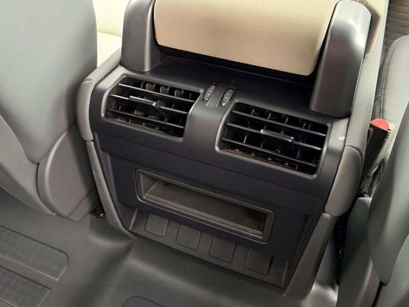 2022 (72) LAND ROVER DEFENDER 3.0 D300 X-Dynamic S 110 5dr Auto 4885339