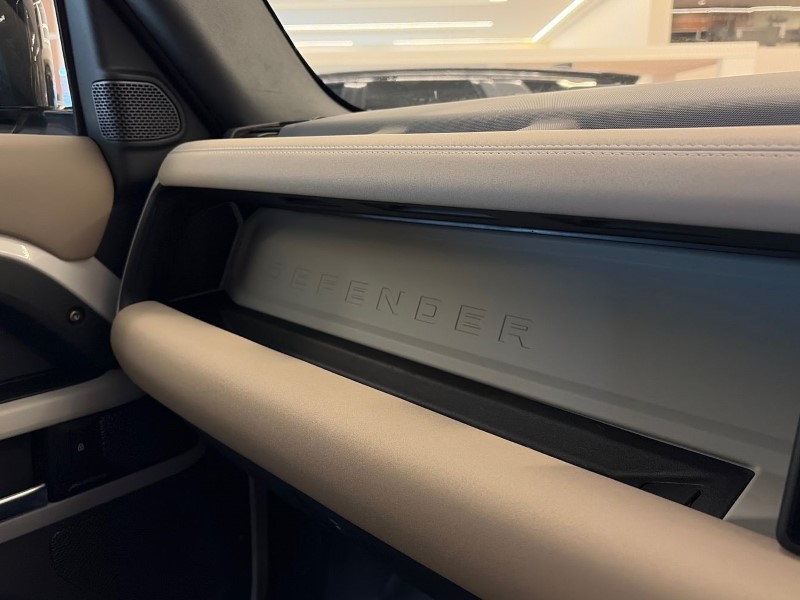 2022 (72) LAND ROVER DEFENDER 3.0 D300 X-Dynamic S 110 5dr Auto 4885349