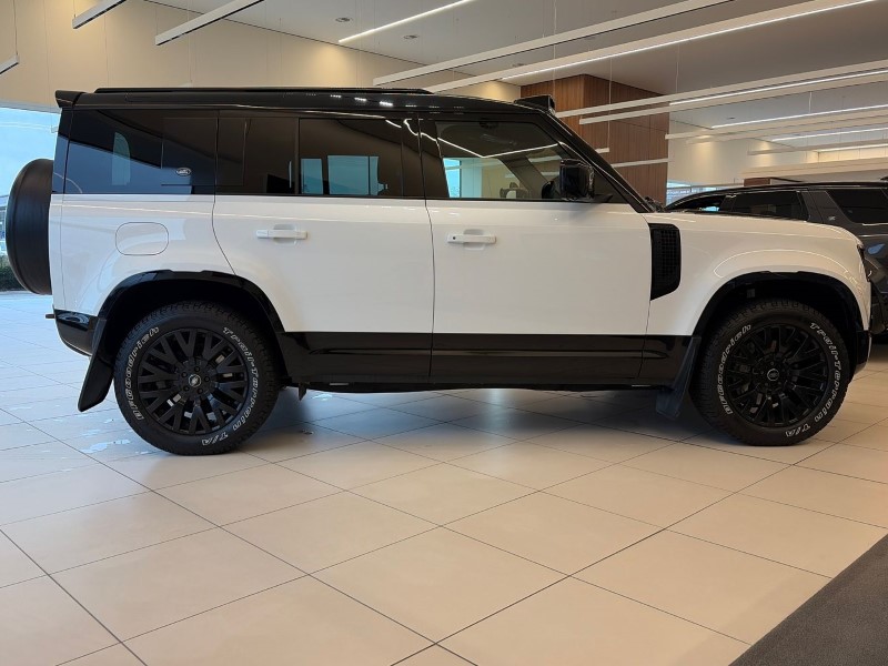 2022 (72) LAND ROVER DEFENDER 3.0 D300 X-Dynamic S 110 5dr Auto 4885379