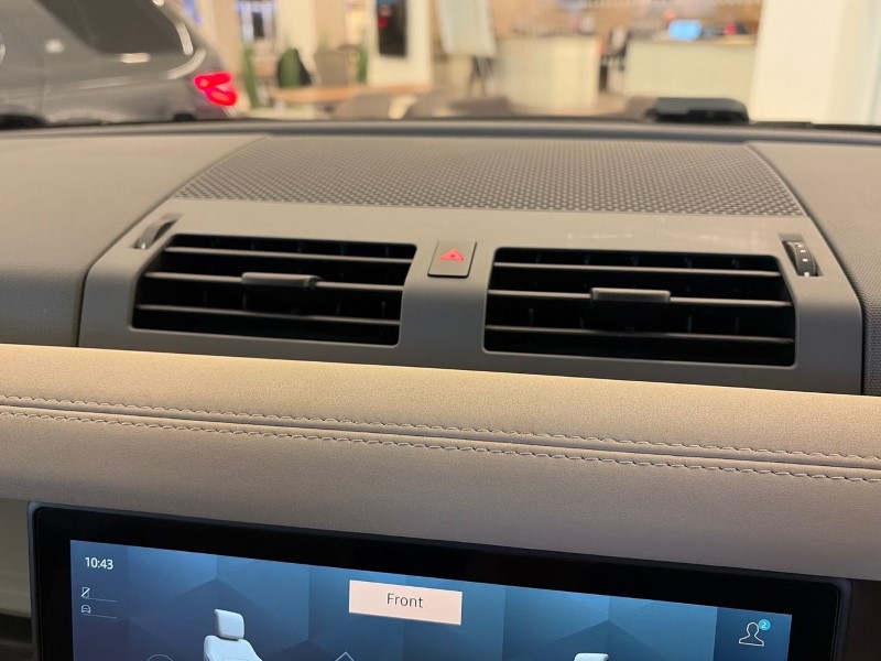 2022 (72) LAND ROVER DEFENDER 3.0 D300 X-Dynamic S 110 5dr Auto 4885359