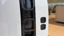 2022 (72) LAND ROVER DEFENDER 3.0 D300 X-Dynamic S 110 5dr Auto 4885371