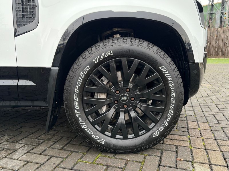 2022 (72) LAND ROVER DEFENDER 3.0 D300 X-Dynamic S 110 5dr Auto 4885329