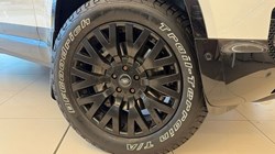 2022 (72) LAND ROVER DEFENDER 3.0 D300 X-Dynamic S 110 5dr Auto 4885368