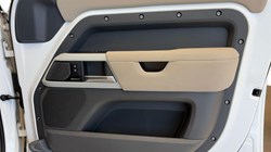 2022 (72) LAND ROVER DEFENDER 3.0 D300 X-Dynamic S 110 5dr Auto 4885344