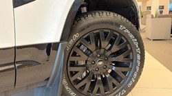 2022 (72) LAND ROVER DEFENDER 3.0 D300 X-Dynamic S 110 5dr Auto 4885373
