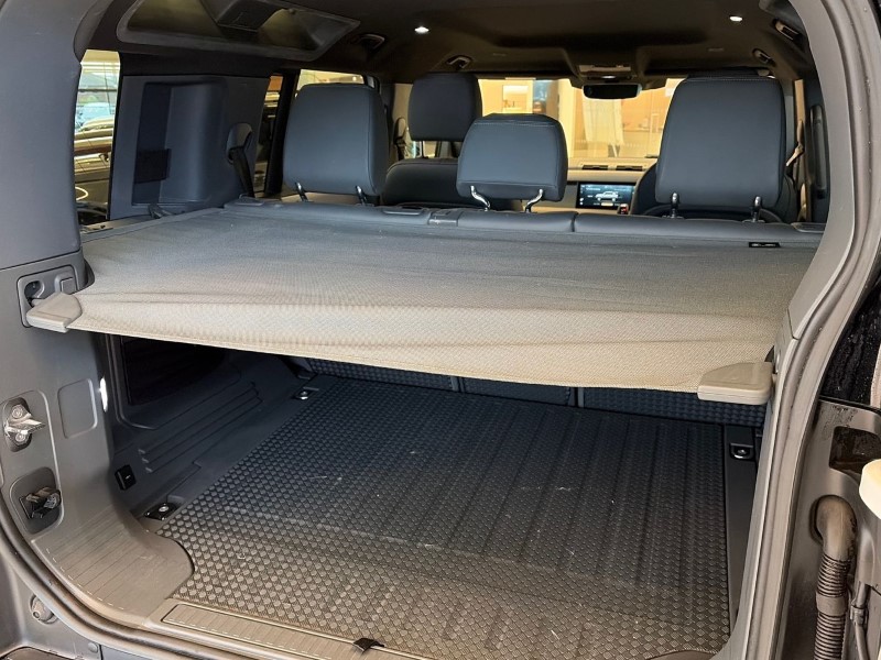 2022 (72) LAND ROVER DEFENDER 3.0 D300 X-Dynamic S 110 5dr Auto 4885364