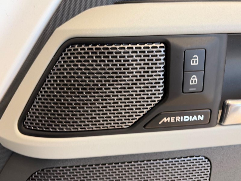 2022 (72) LAND ROVER DEFENDER 3.0 D300 X-Dynamic S 110 5dr Auto 4885342