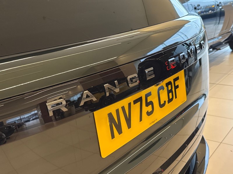 2025 (75) LAND ROVER RANGE ROVER 3.0 D300 Edition 4dr Auto 5016132