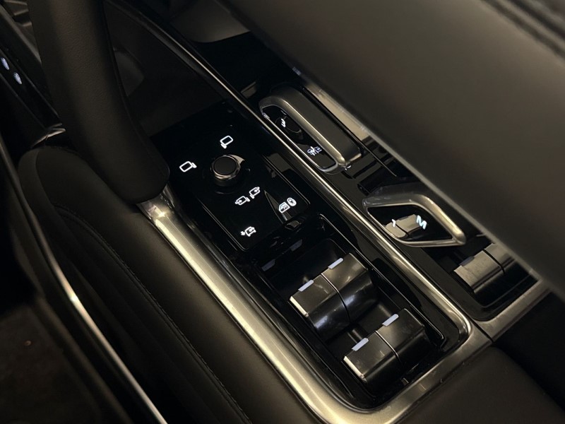 2025 (75) LAND ROVER RANGE ROVER 3.0 D300 Edition 4dr Auto 5016109