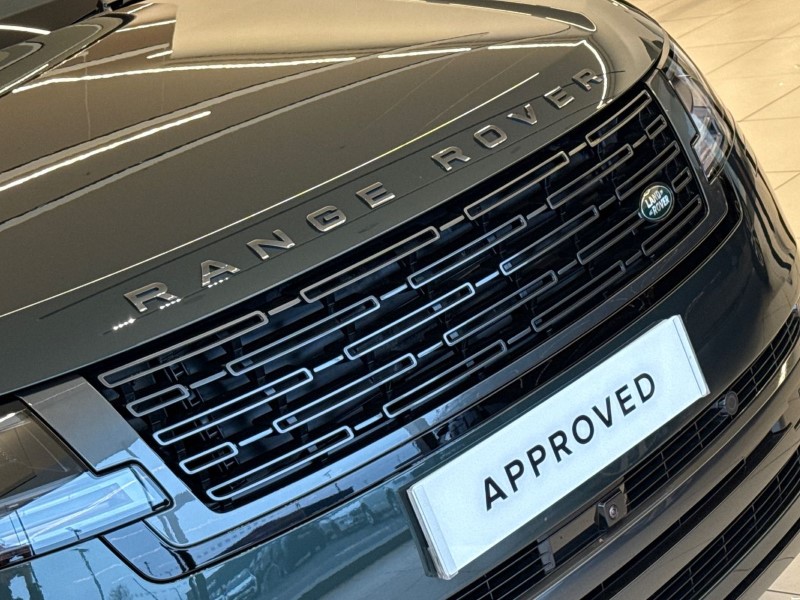 2025 (75) LAND ROVER RANGE ROVER 3.0 D300 Edition 4dr Auto 5016130