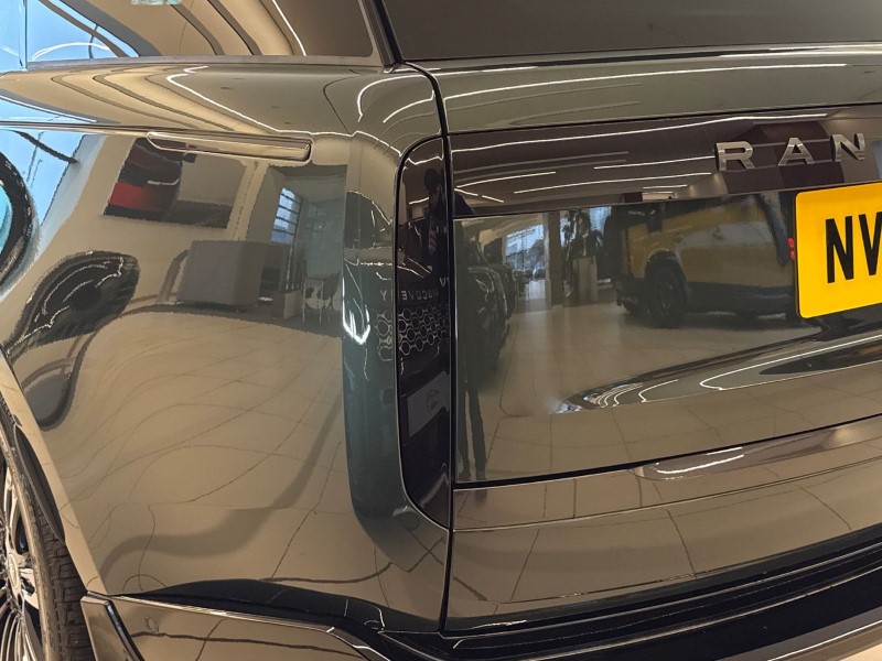 2025 (75) LAND ROVER RANGE ROVER 3.0 D300 Edition 4dr Auto 5016105